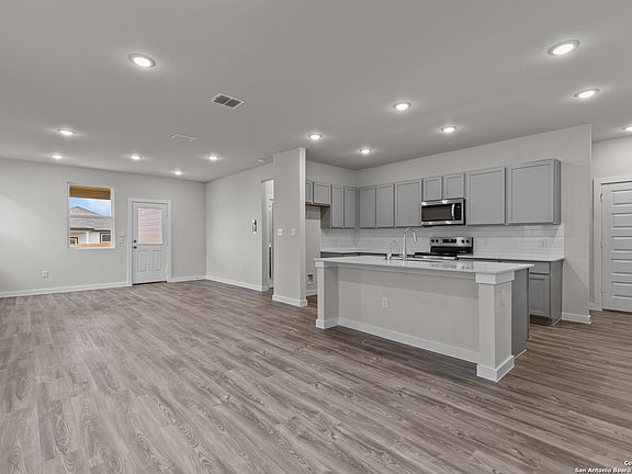 3rd image of 10711 Gilmore Garden