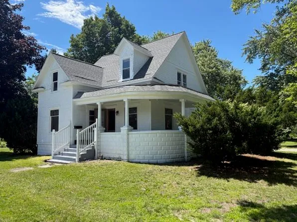 504 S Center St, Hartford, MI 49057