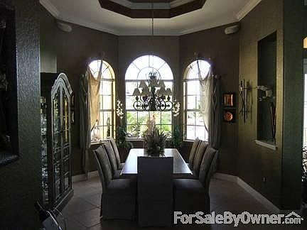 Dinning Room with Tray Ceiling