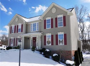 202 Blossom Ct, New Kensington, PA