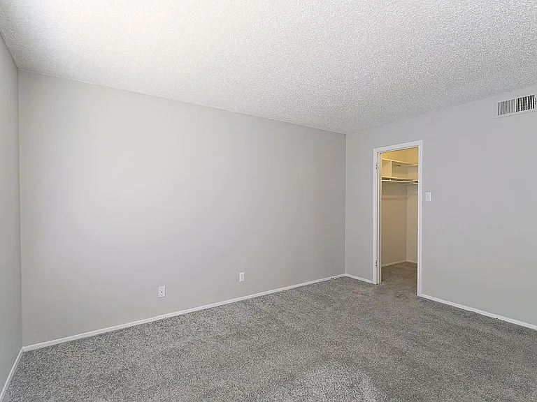 City Summit Apartments — Photo 86