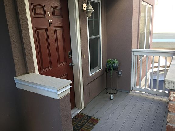 2nd floor entry