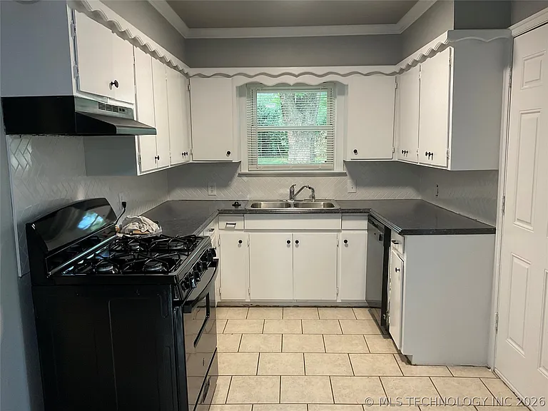 404 S Urbana Ave — Photo 4