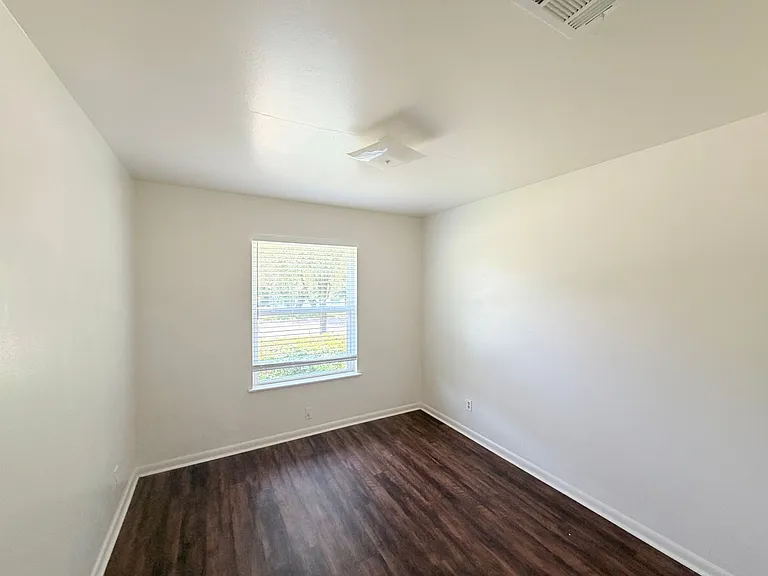 8701 Parkfield Dr — Photo 21