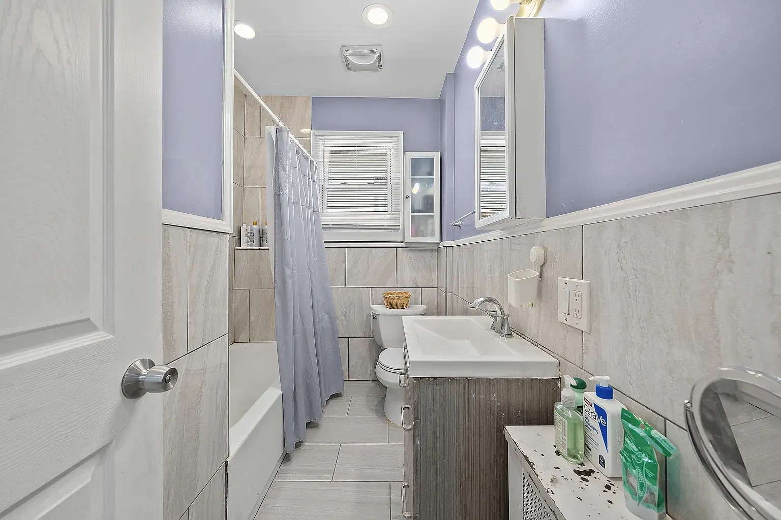 4 bed, 1800 sqft, $3,300 — Photo 4