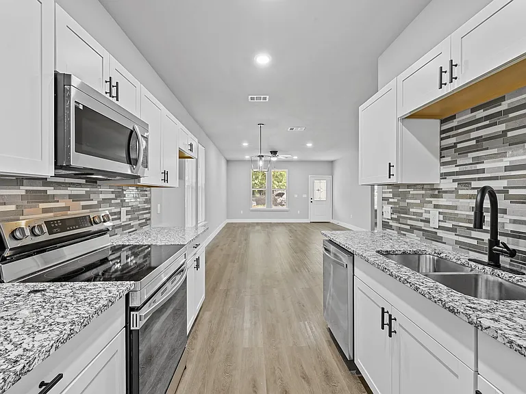 6147 Shawnee Dr — Photo 9