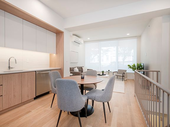 4th image of 276 20th St #Townhouse 3