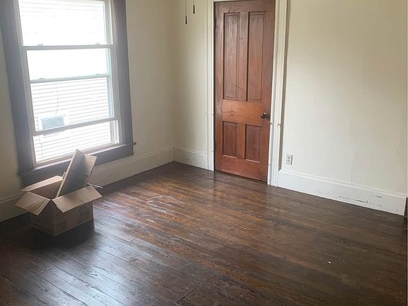 3rd image of 1005 East Ave #2