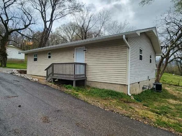 418 1st St, Anderson, MO 64831