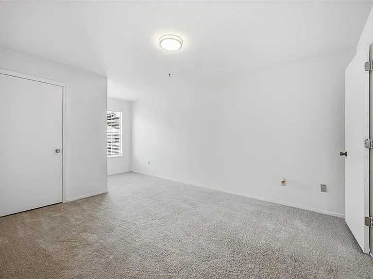 1612 Columbia Arms Cir #237 — Photo 13