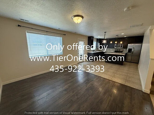 1075 W Stonehaven Dr — Photo 3