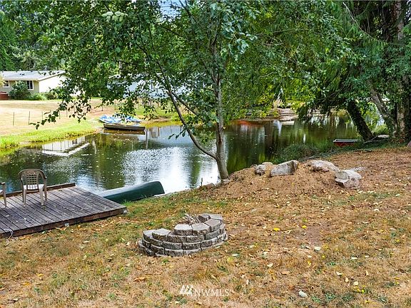 3rd image of 220 230 E Pickering Drive