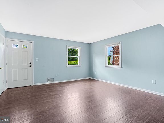 5th image of 3418 Braddock Dr