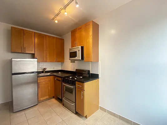 Rented by City Connections Realty | media 11