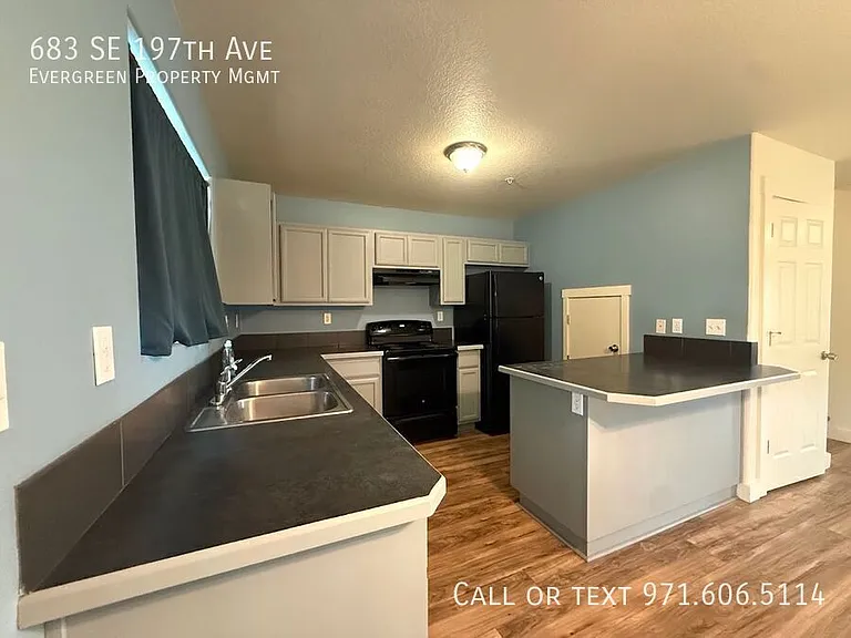 683 SE 197th Ave — Photo 19