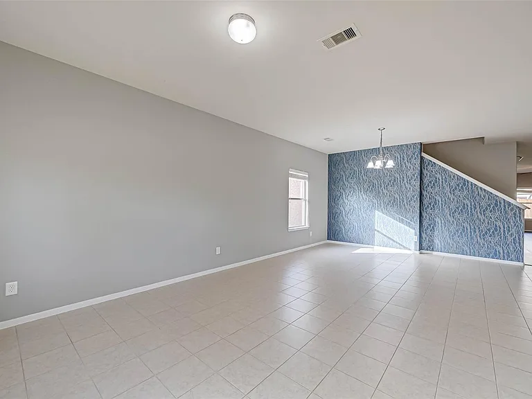502 Mornington Ln — Photo 15
