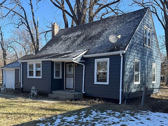 2nd image of 16215 Clifton Park Ave