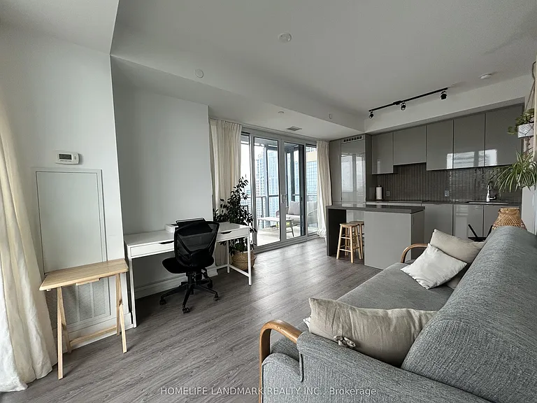 7 Grenville St #3410 — Photo 11