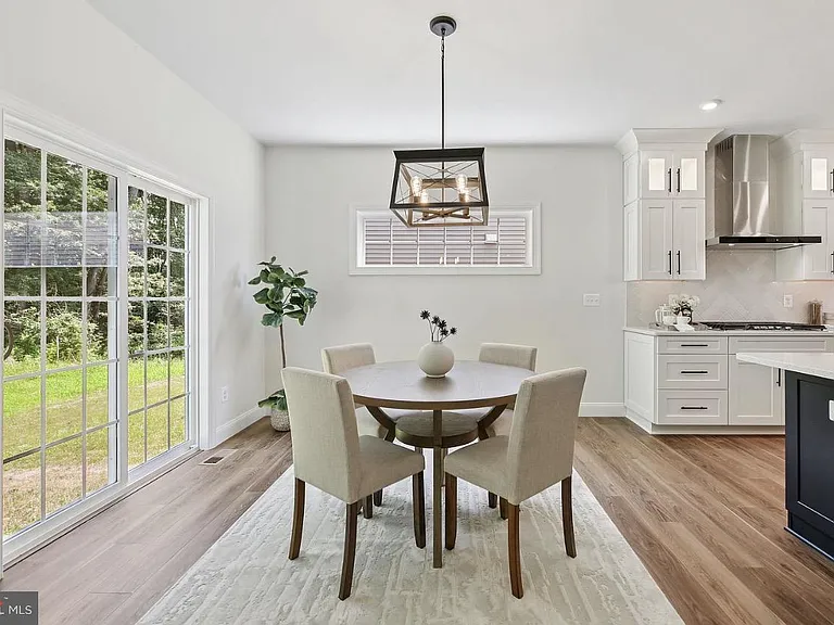 1823 Colt Ln — Photo 8