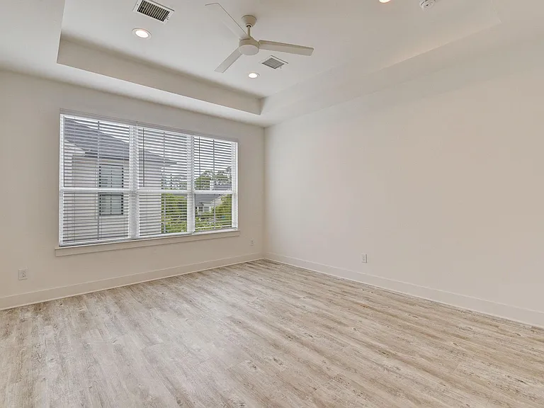 2705 Oakwood Crest Ln — Photo 37