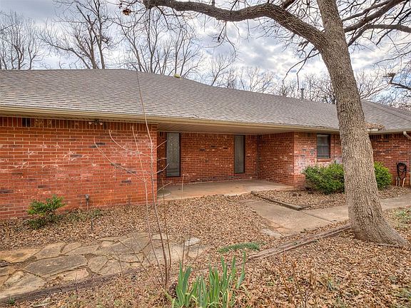 3rd image of 1608 N Sooner Rd