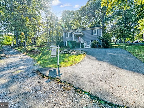 3rd image of 35759 Hayman Ln