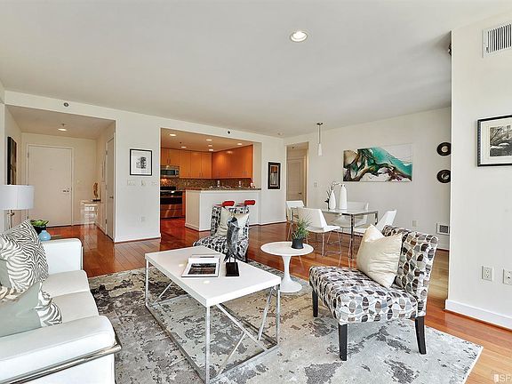3rd image of 255 Berry St APT 323