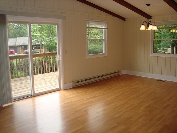 4th image of 108 Waterlick Ct