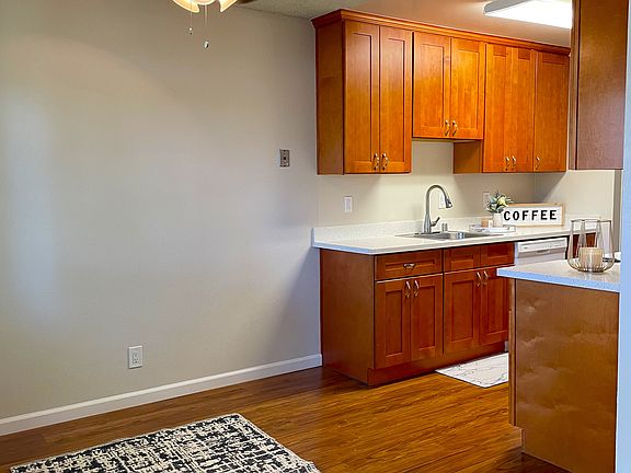2nd image of 230 Rose Ct APT 7