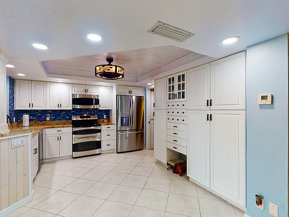 4th image of 2800 N Highway A1a #706