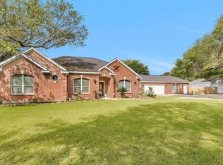 303 Beaumont Dr, Magnolia, TX 77354