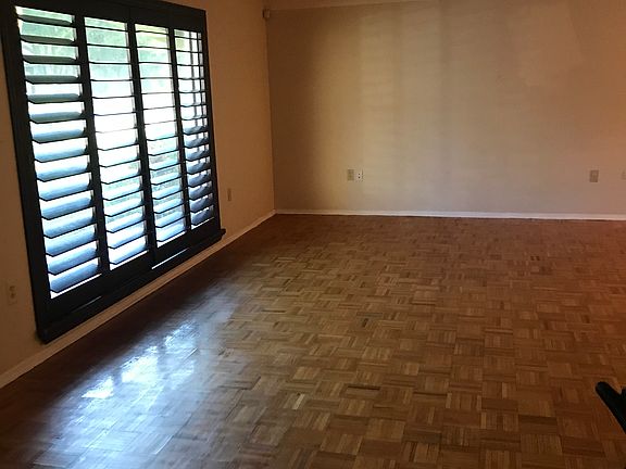 4th image of 12815 Ironwood Cir