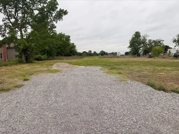 360 C St SW, Inola, OK 74036