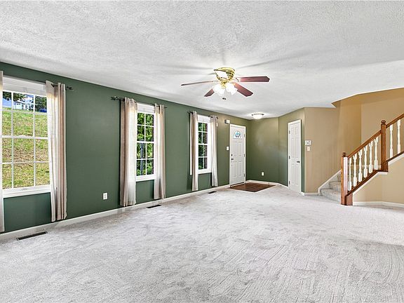 5th image of 104 Castleview Dr