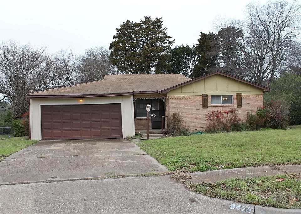 1st image of 9429 Edgecreek Dr