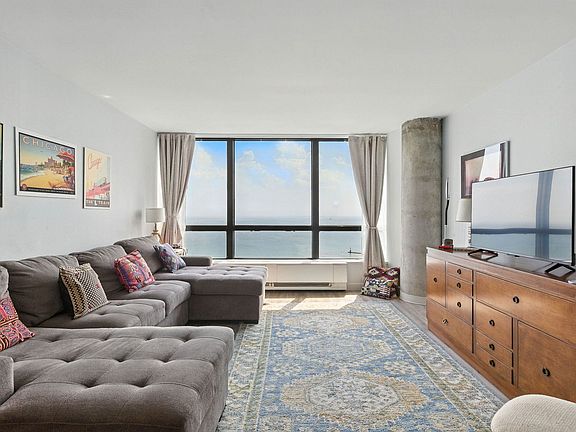 5th image of 5415 N Sheridan Rd APT 3402