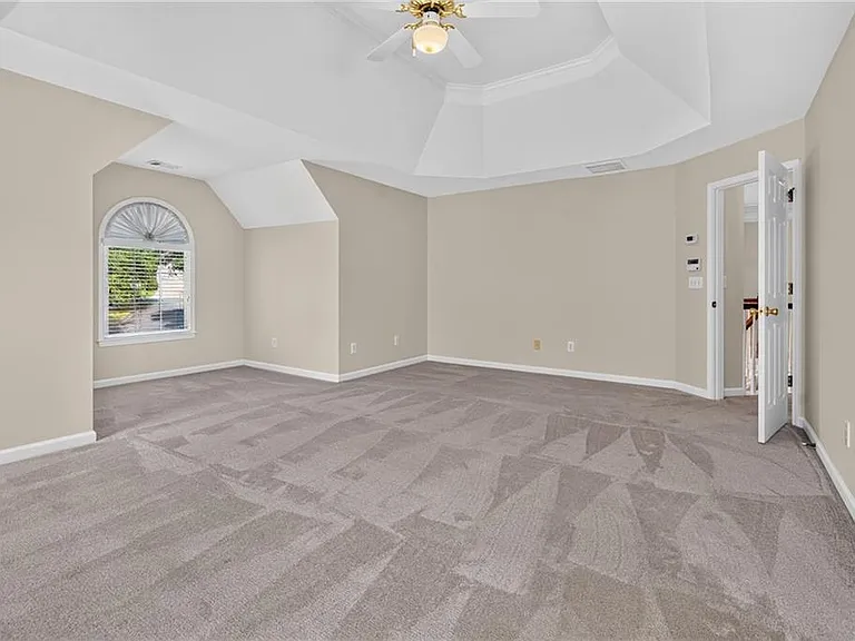 2311 Ravinia Ct NE — Photo 20