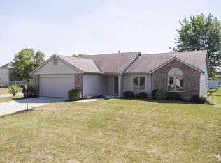 8232 Asher Dr, Fort Wayne, IN 46815
