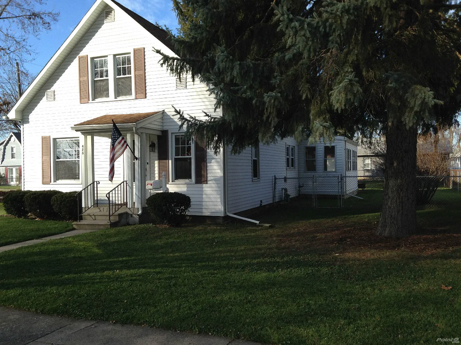 425 W John St photo 1