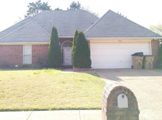 5285 Water Point Dr, Memphis, TN 38141