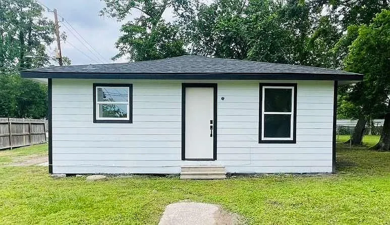 3 bed, 2.5 bath, 1500 sqft, $2,000 — Photo 2