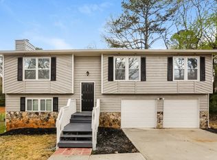 1316 Candlelite Ln, Snellville, GA 30078