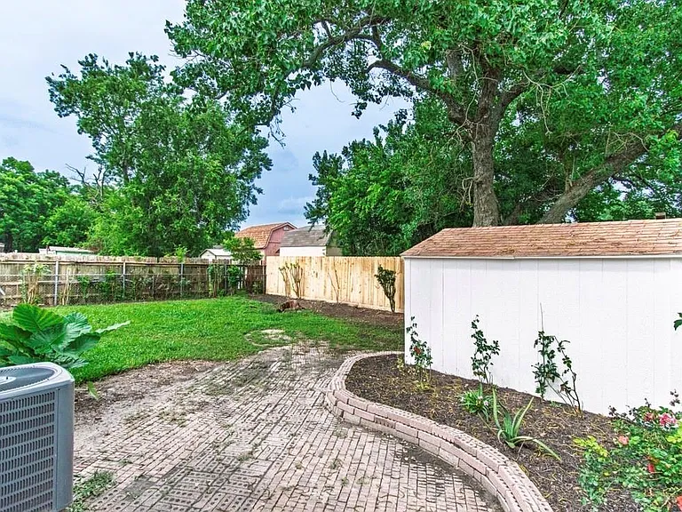 12906 Southspring Dr — Photo 20
