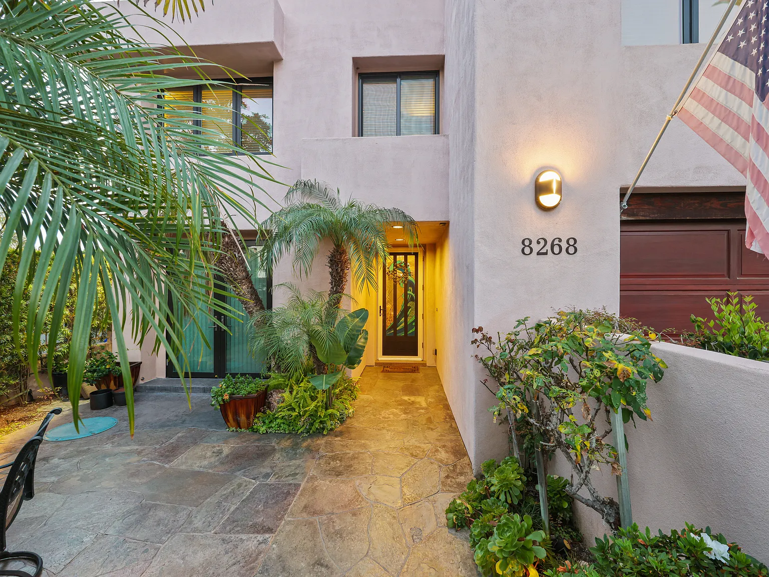4 bed, 4125 sqft, $50,000 — Photo 2