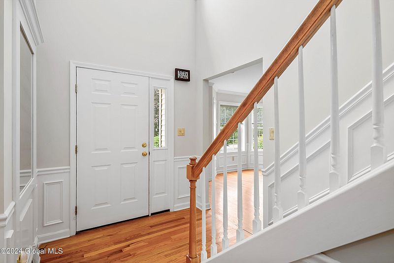 4th image of 16 Sundance Drive
