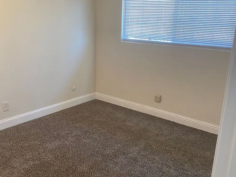 412 Ford St — Photo 13