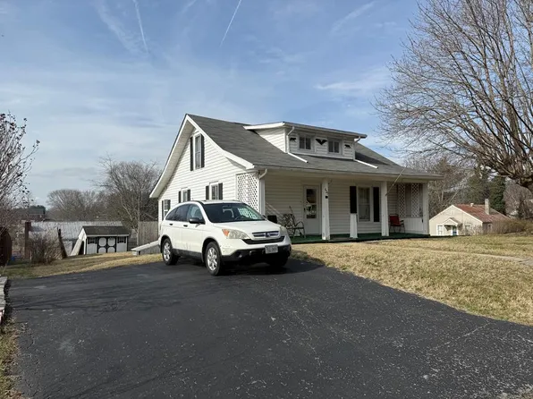 425 S 14th St, Wytheville, VA 24382