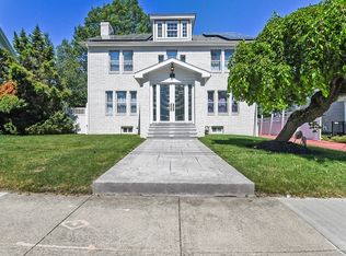 1498 Robeson St, Fall River, MA 02720