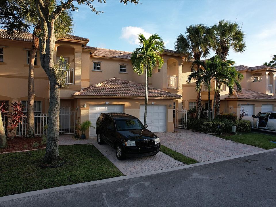 1st image of 814 NW 170th Terrace #814
