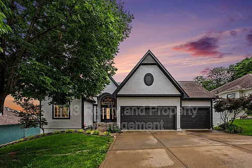 5605 NE Coral Dr Photo 1